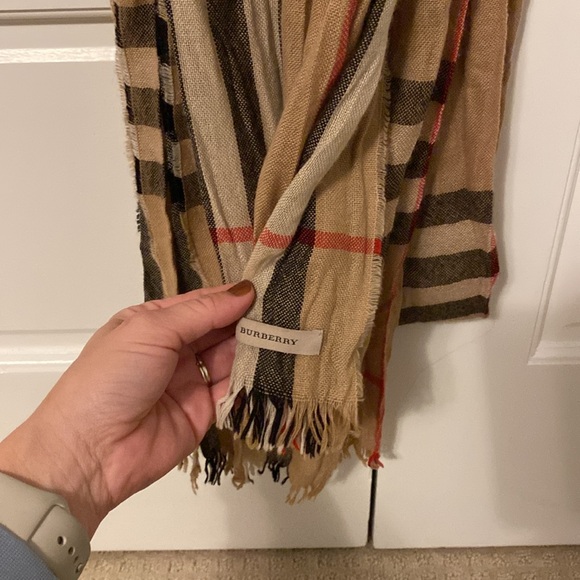 Burberry check lightweight wool scarf - Picture 2 of 2